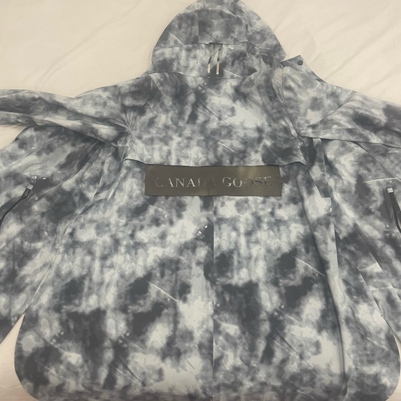 Canada Goose Black Label Kitsilano Raincoat
Large - Picture 4 of 9